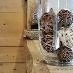 Chalet Petit Individuel De Caractere *