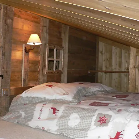 Petit Individuel De Caractère Chalet *